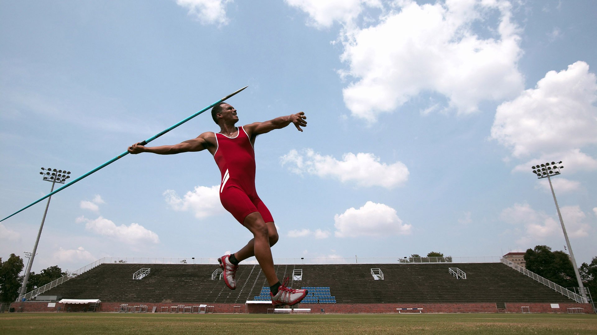 -巴西队新星小罗纳尔多表现出色，备受期待，巴西的小罗纳尔多